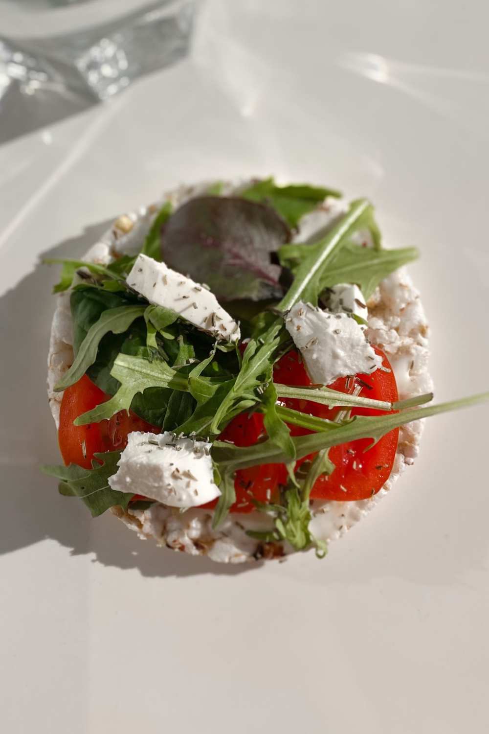 Tomato, Feta & Arugula Rice Cake