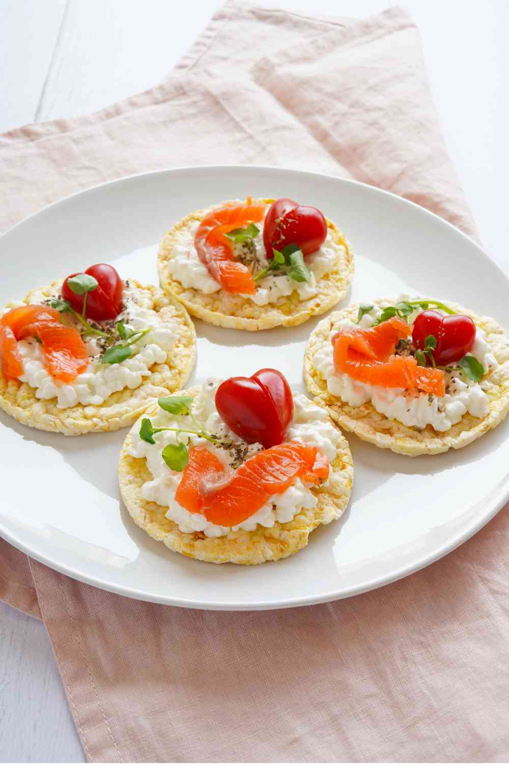 Salmon, Cottage Cheese & Cherry Tomatoes