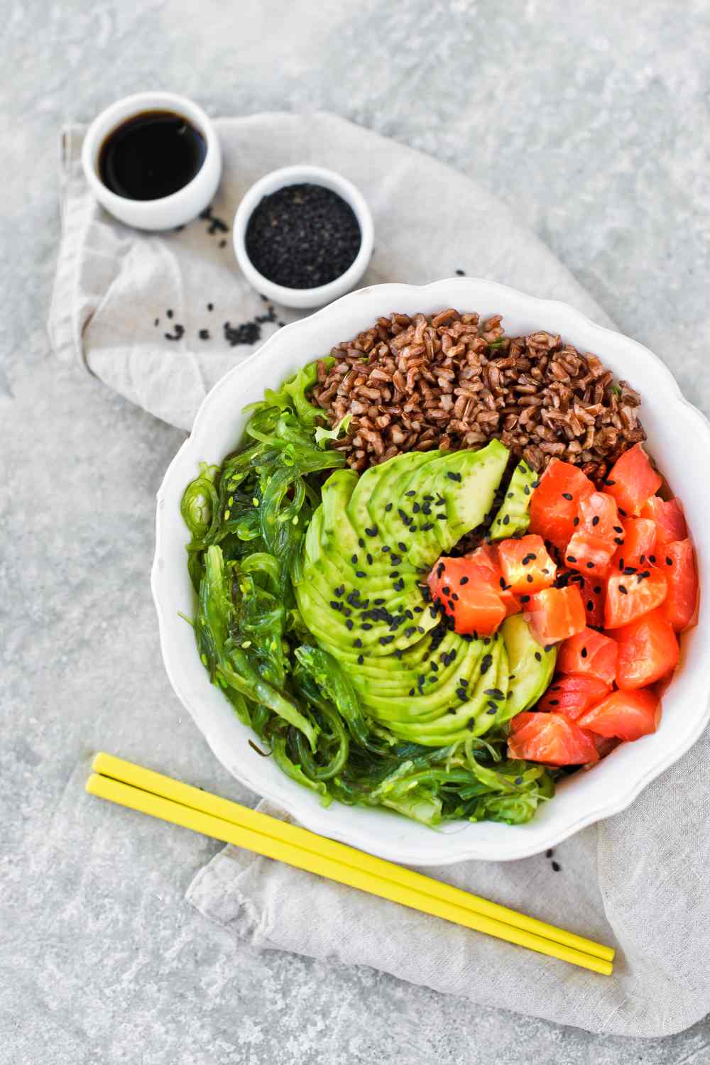 Anti-Inflammation Lunch Recipe: Salmon Poke Bowl